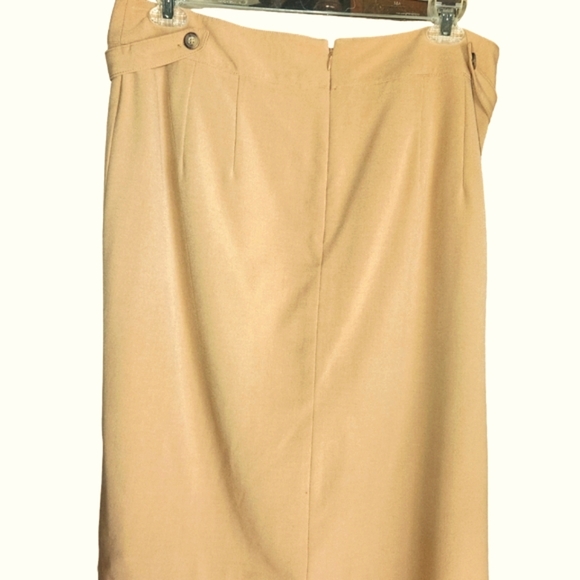Worthington, Women's Carmel color faux wrap skirt, w/hardware at waist, Size 18 - Picture 10 of 12